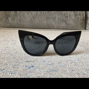 ✨2/$20✨ Cat eye sunglasses